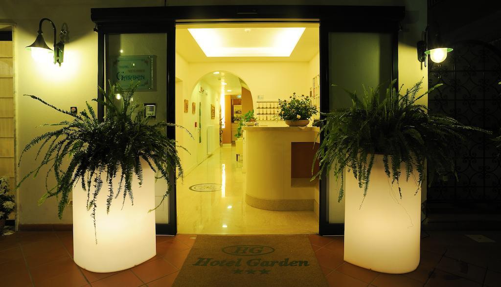 Hotel Garden Laigueglia Bagian luar foto