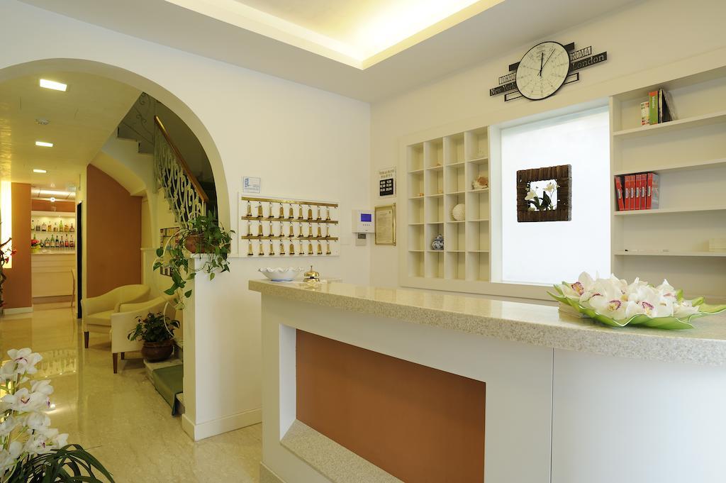 Hotel Garden Laigueglia Bagian luar foto
